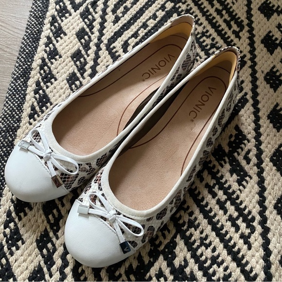 Vionic Minna Leopard Ballet Flats - Picture 1 of 7